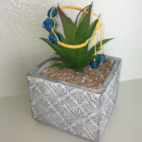 Handmade Chinese Knotting Bracelet W/ Glass Beads - Picture 3 of 8